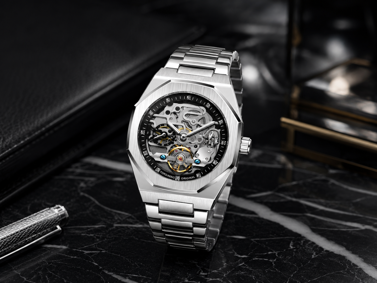 A STRUCTURED CASE WITH CLEAN PRESENCE.